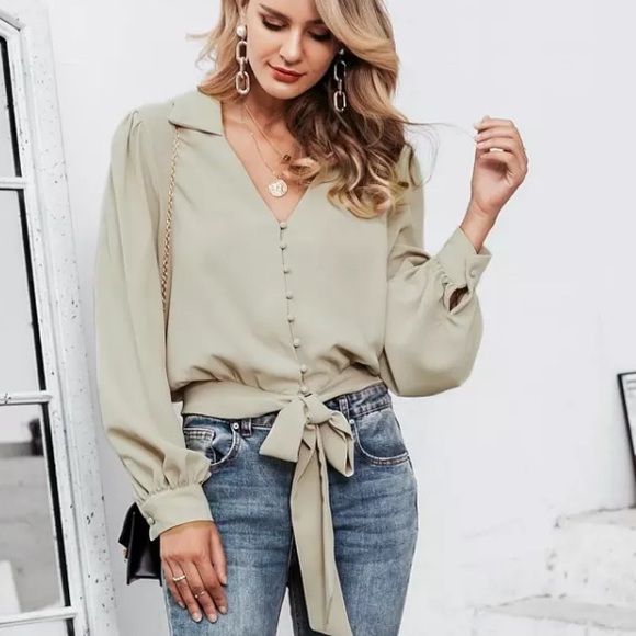 🔹Last 1🔹 Chic Blouse w/ Tie - Picture 2 of 8